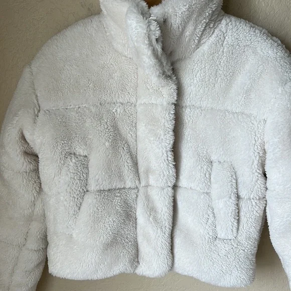 alo white Sherpa jacket - Picture 9 of 13